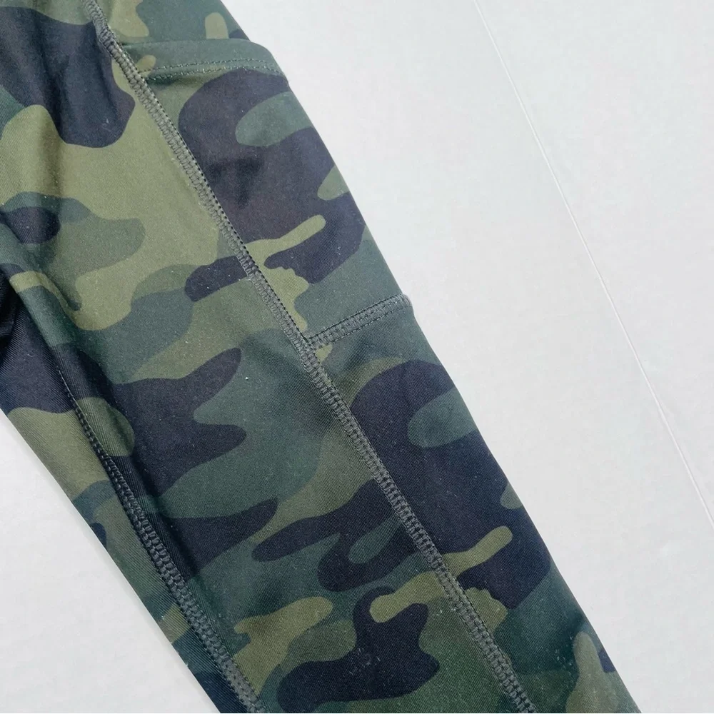 Gap Active Camo Cropped Workout Leggings